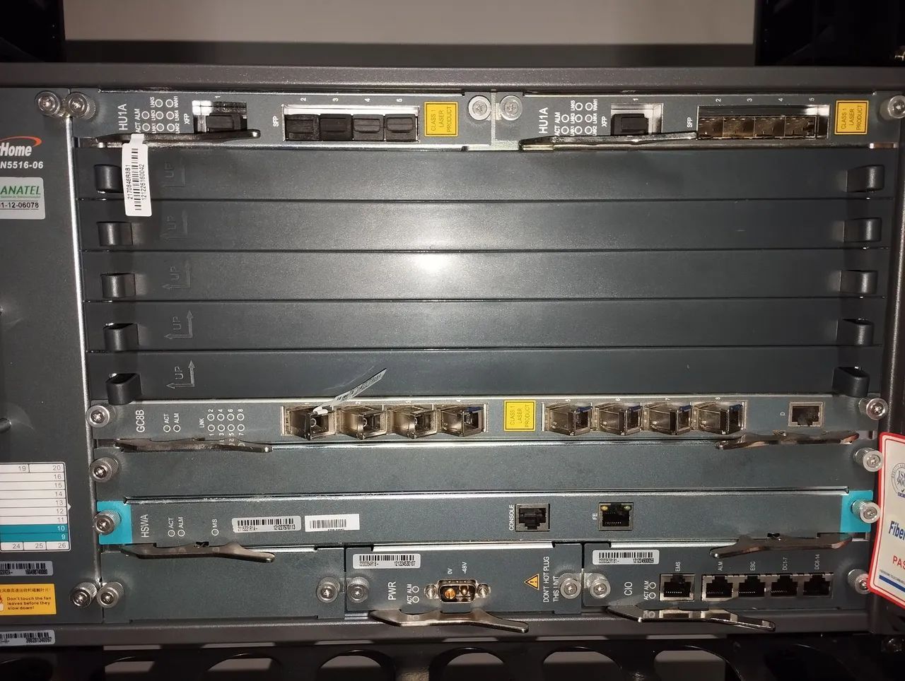 OLT Fiberhome AN5516-06 NOVA com duas placas HU1A e uma GC8B com 3 GPON tipo C - Foto 2