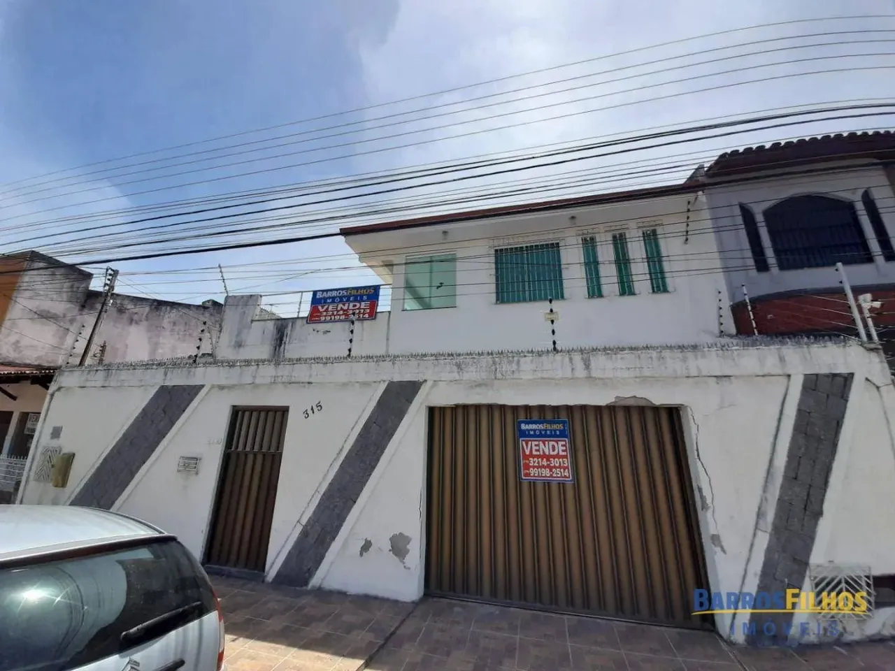 Casa com dois pavimentos no Salgado FIlho.