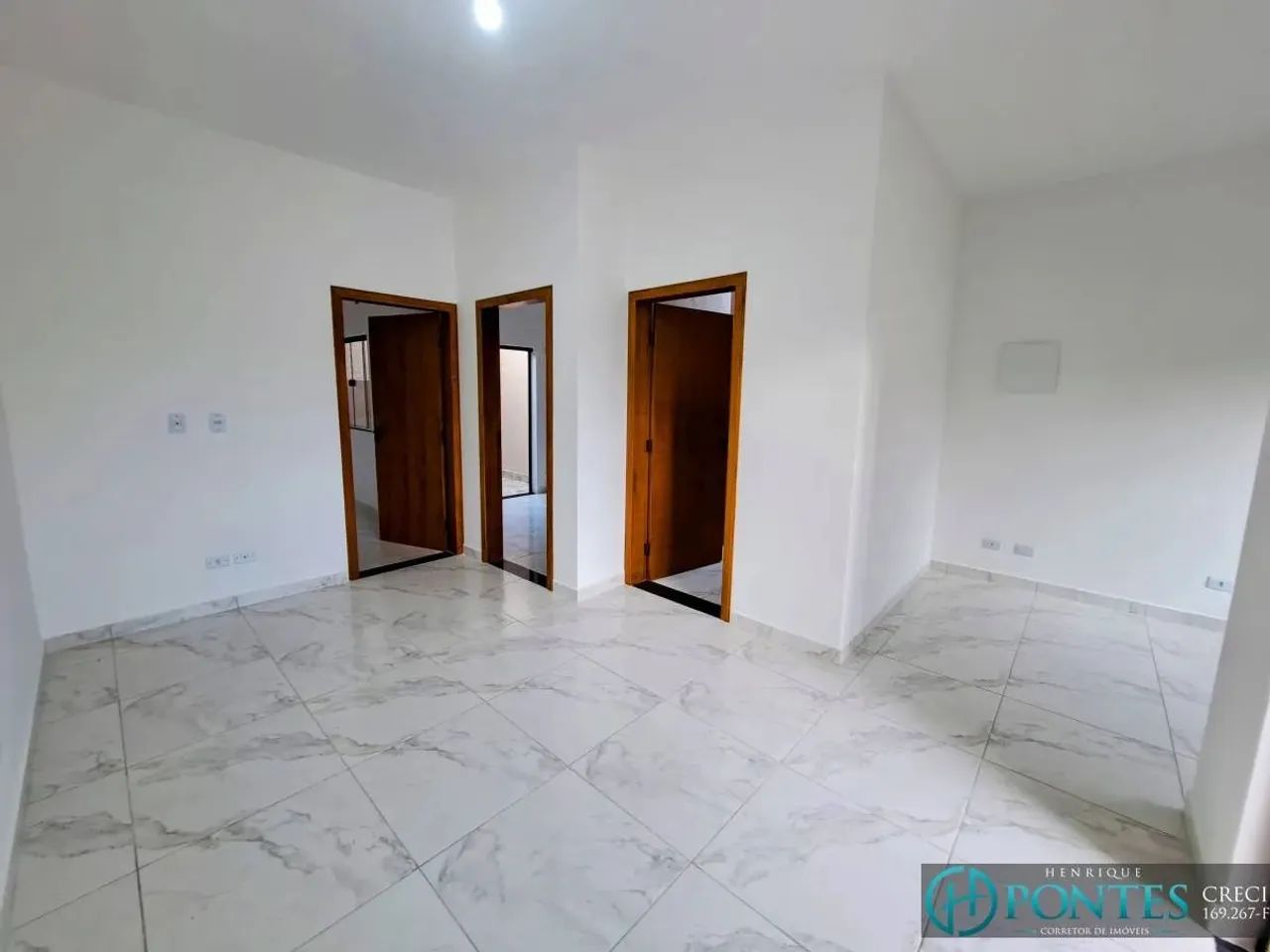 Casa Térrea Mobiliada com 2 Dormitórios para Aluguel e Venda no São José, Lado Linha  Peru - Foto 3