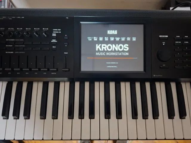 Korg Kronos 61 + upgrade - Foto 2