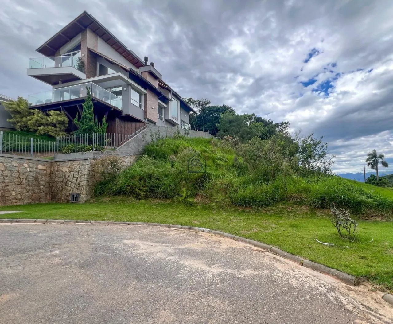 Terreno com 369m2 em aclive à venda, Pedra Branca, Palhoça, SC - Foto 2