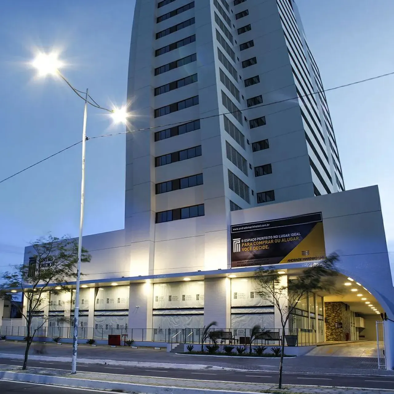Sala comercial, para aluguel com 29m², no Centro Jurídico e empresarial Ronaldo Cunha Lima
