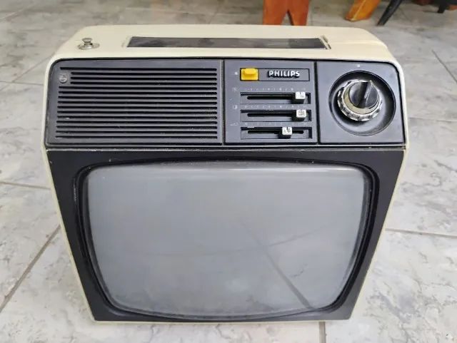 Televisor Preto E Branco Antigo Marca Philips Portátil (Usado)
