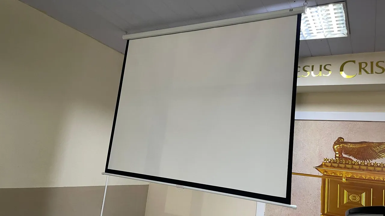Tela de Projeção Retrátil