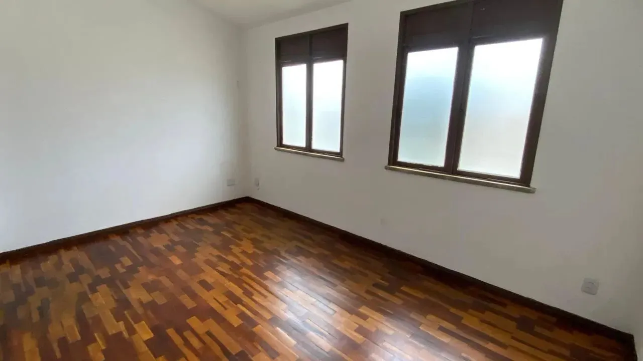 Apartamento para Aluguel com 125m², arejado e com ótima localização em Capim Macio.