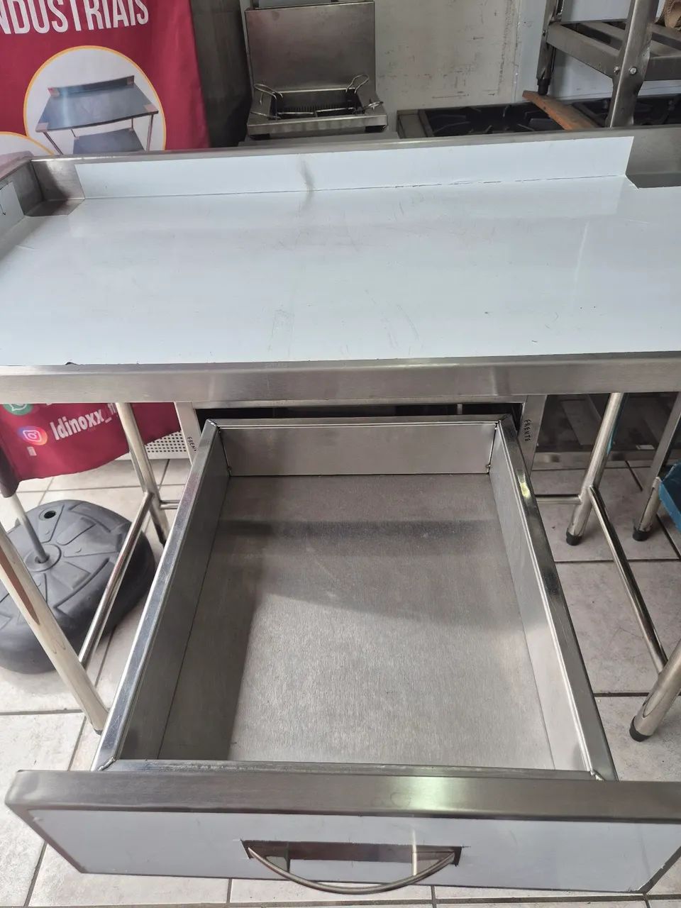Mesa inox com gaveta - Foto 2