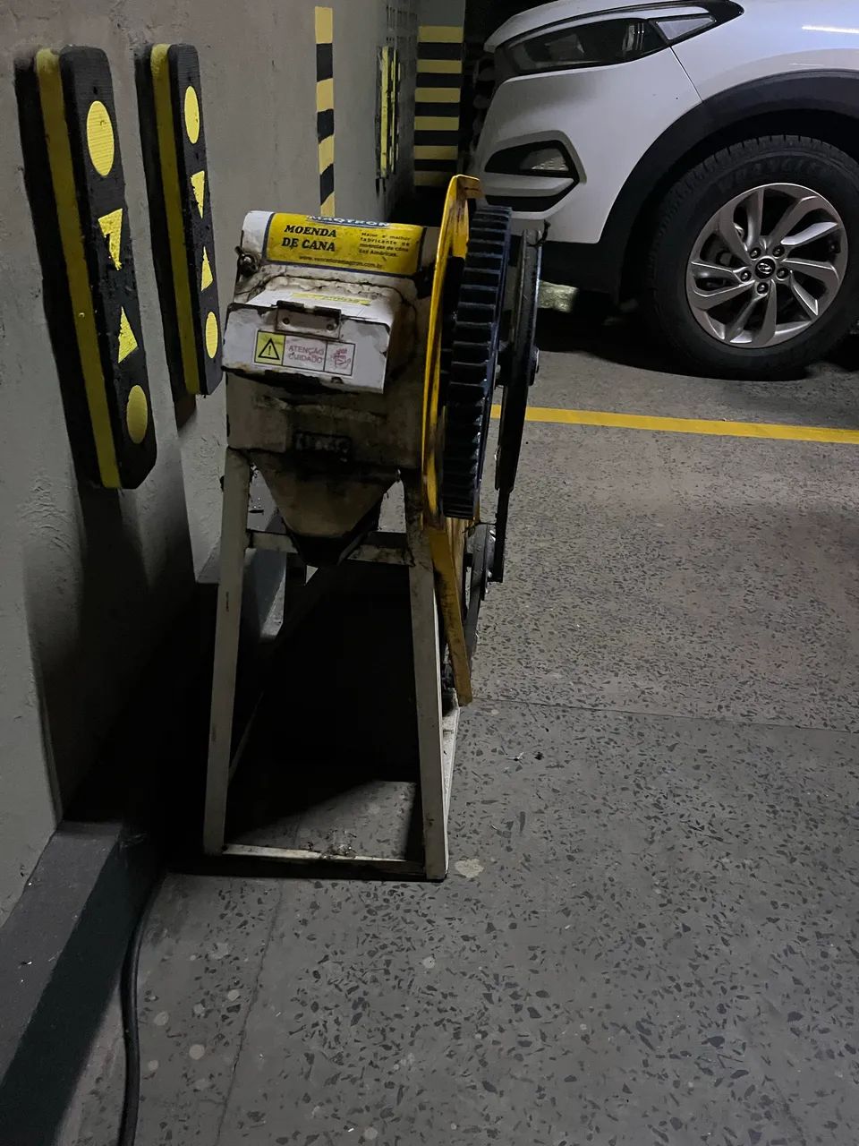 Moenda de Cana Com Rolos em Inox e Motor 1CV 220V MAQTRON-M-700 - Foto 3