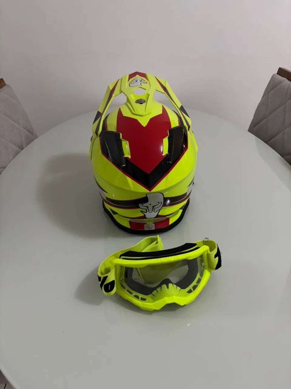 Capacete moto trilha
