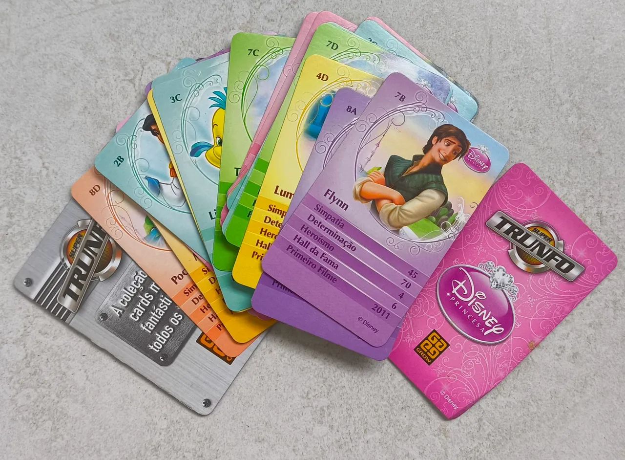 Super Trunfo Disney Princesas - Jogo de Cartas Grow  - Foto 2