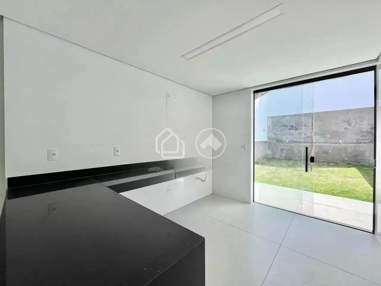 Casa Geminada Triplex de Alto Padrão no Planalto  3 Quartos, 4 Vagas! - Foto 7