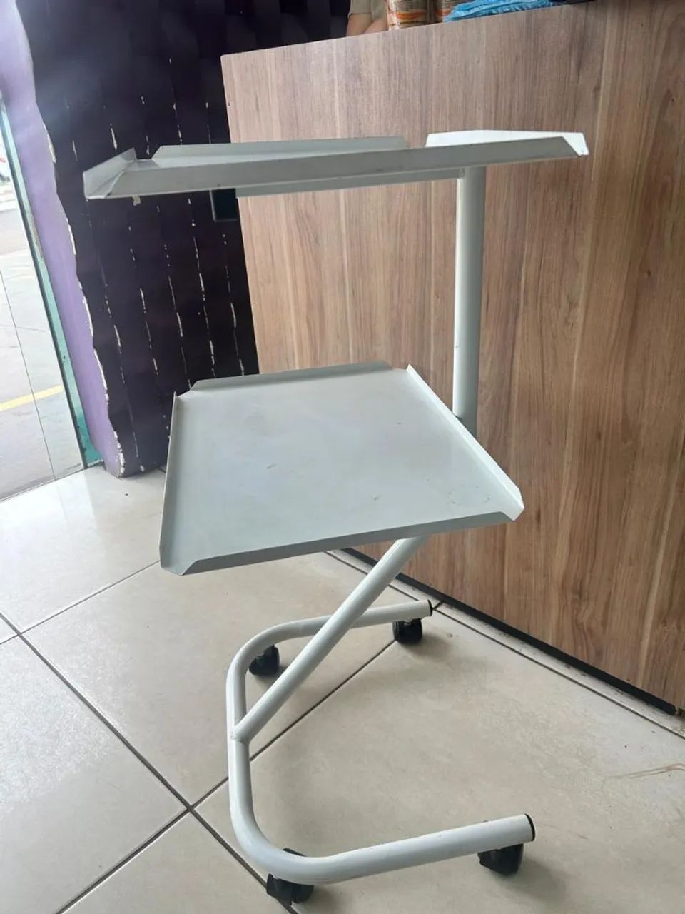 Mesa auxiliar  - Foto 2