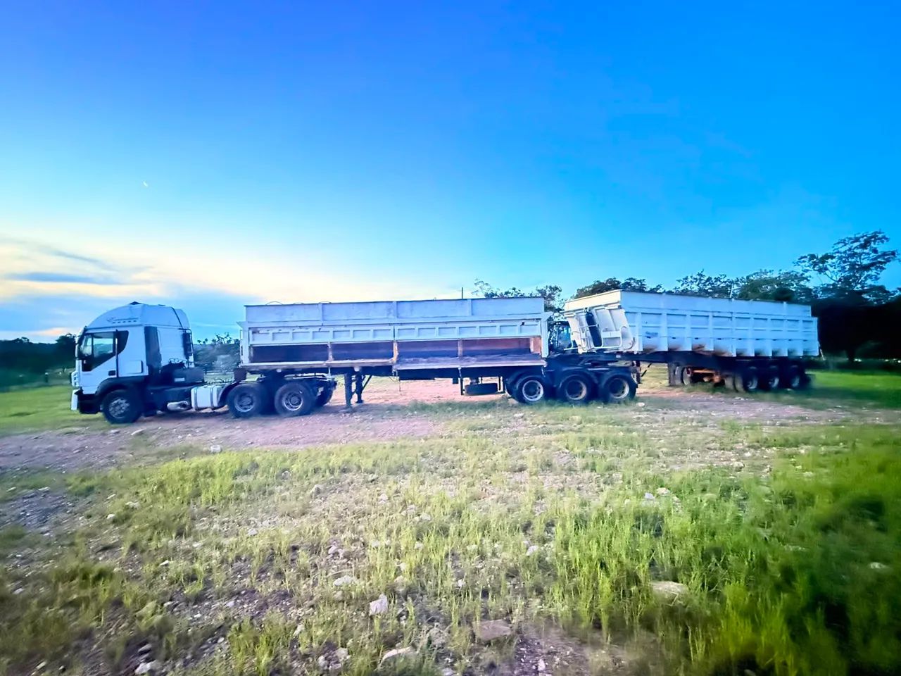 IVECO STRALIS 480 COM 9 EIXOS CAÇAMBA  - Foto 2