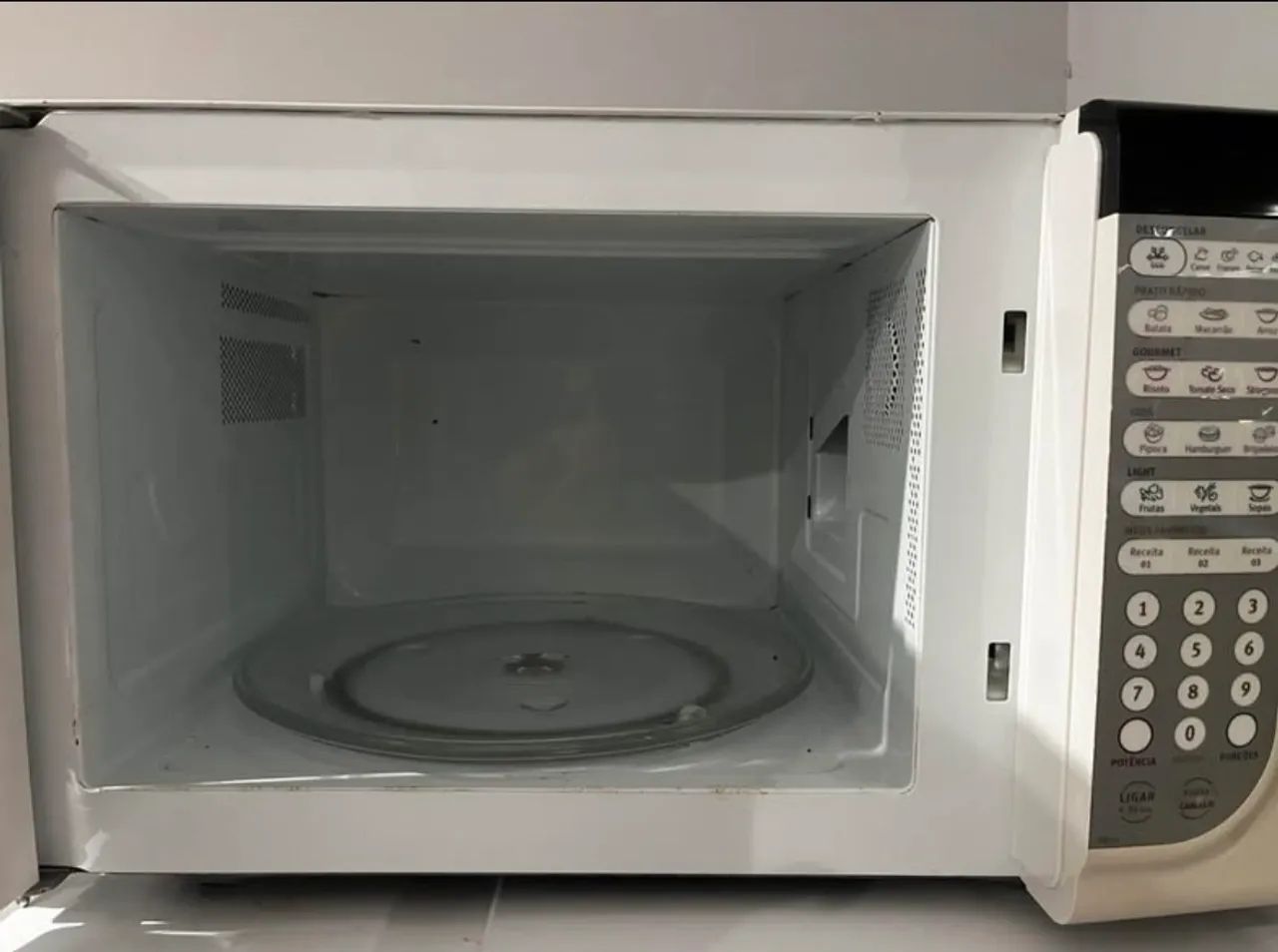 Vende se microondas eletrolux 30litros  - Foto 3