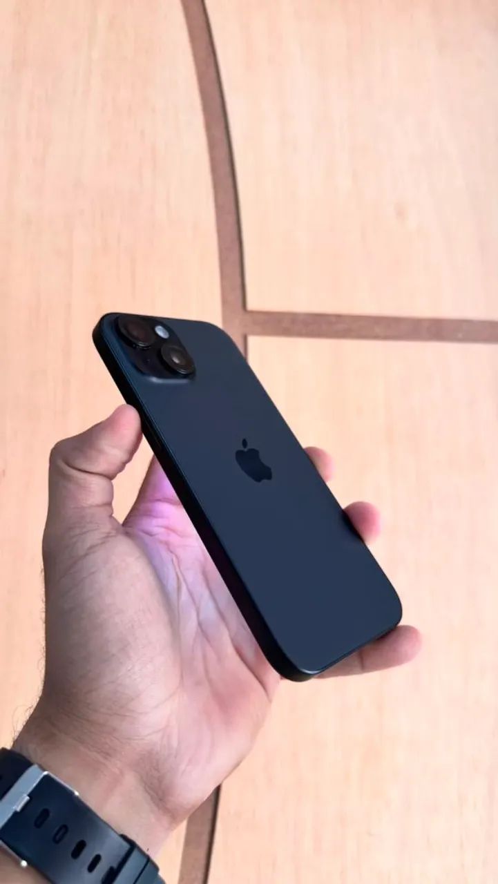 iPhone 15 sem marcas de uso bateria 96% - Foto 2