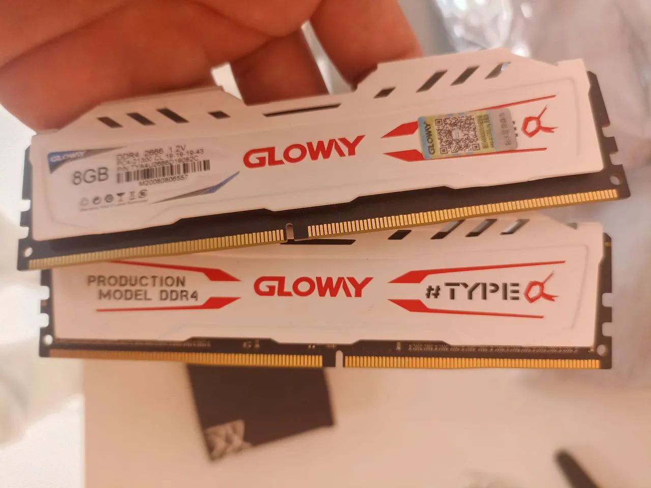 Memória RAM DDR4 2x8GB