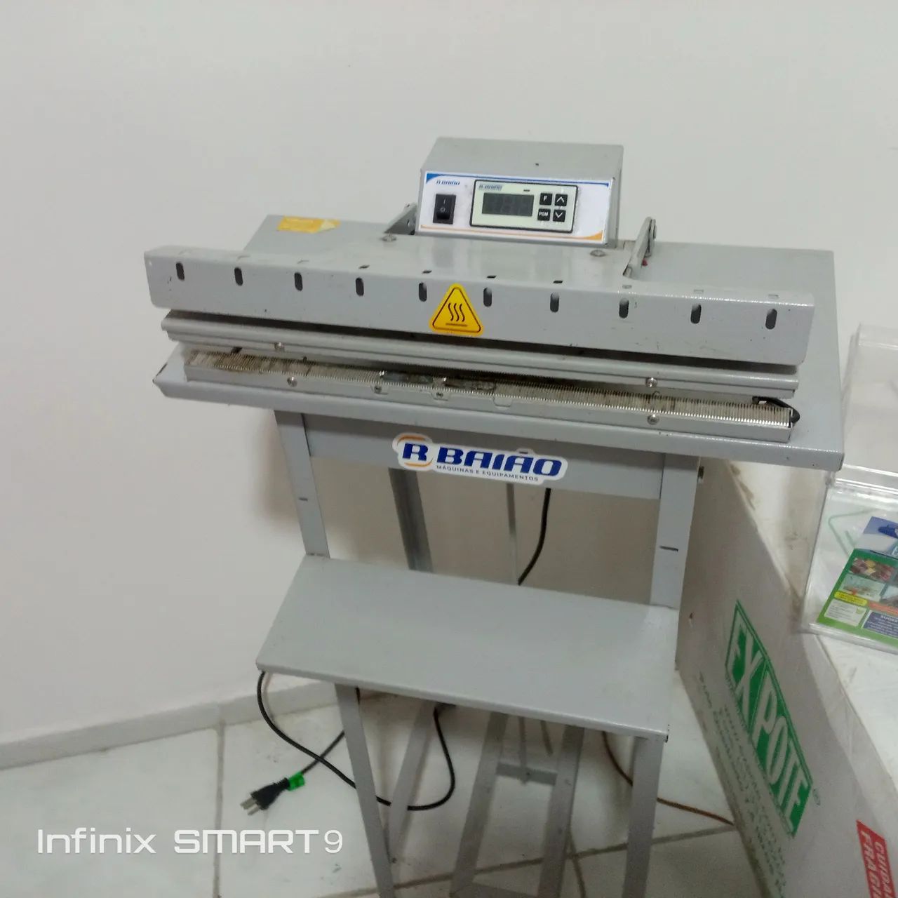 12 potes acrílico e máquina celadora cerrilhada - Foto 3