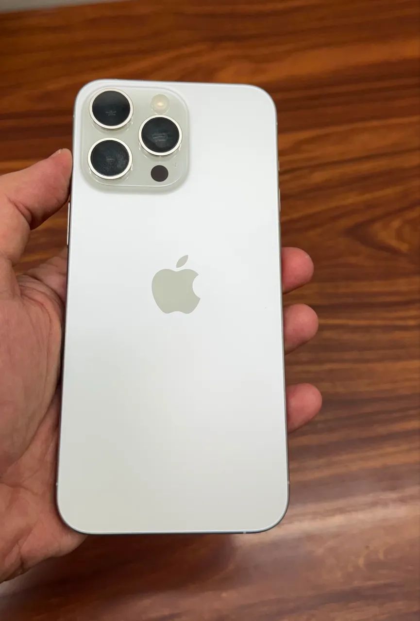 iPhone 15 Pro Max - 256Gb - Branco - Celulares e Smartphones