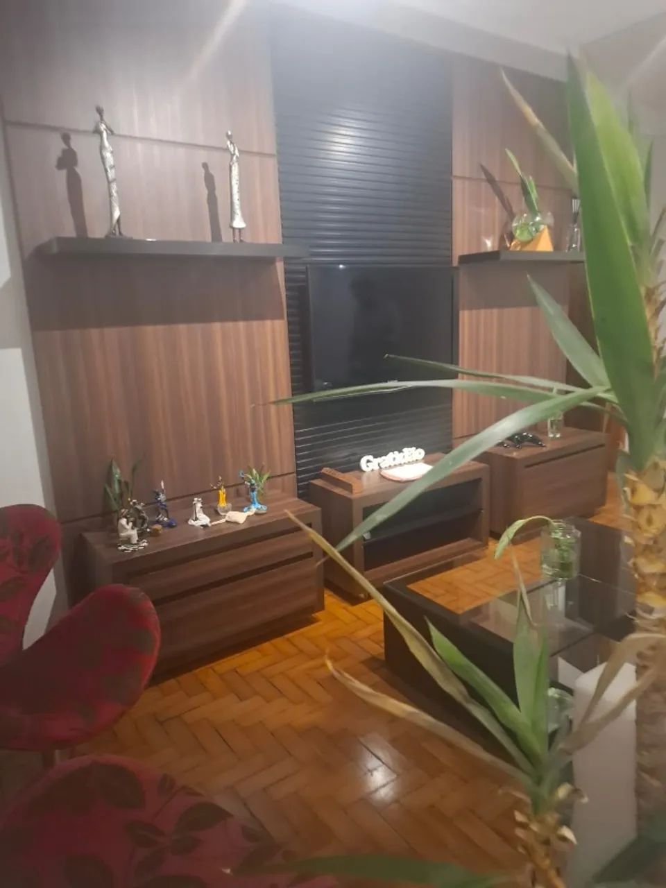 Painel de madeira com rack armários - Foto 3