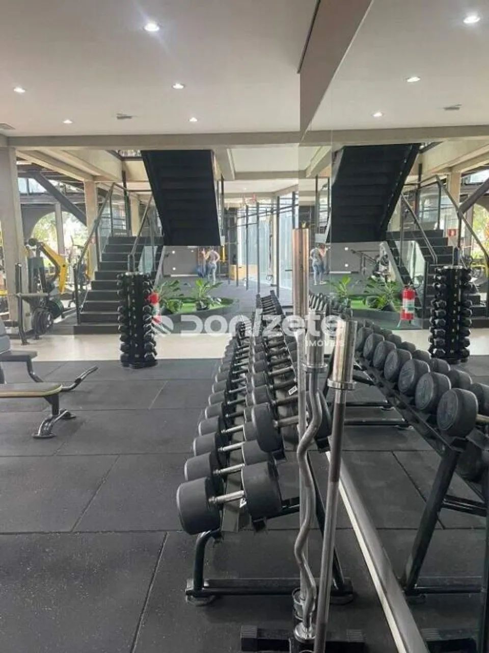 Prédio Comercial à Venda em Santo André (Paraíso)  2 andares, 1 elevador, 40 vagas