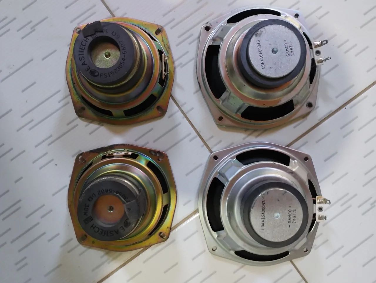 Vende-se 4 auto falante de 6.5 e de 5.5 polegadas  - Foto 2