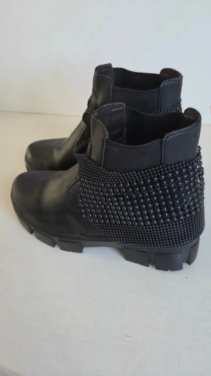 Coturno Preto com detalhe - Foto 2