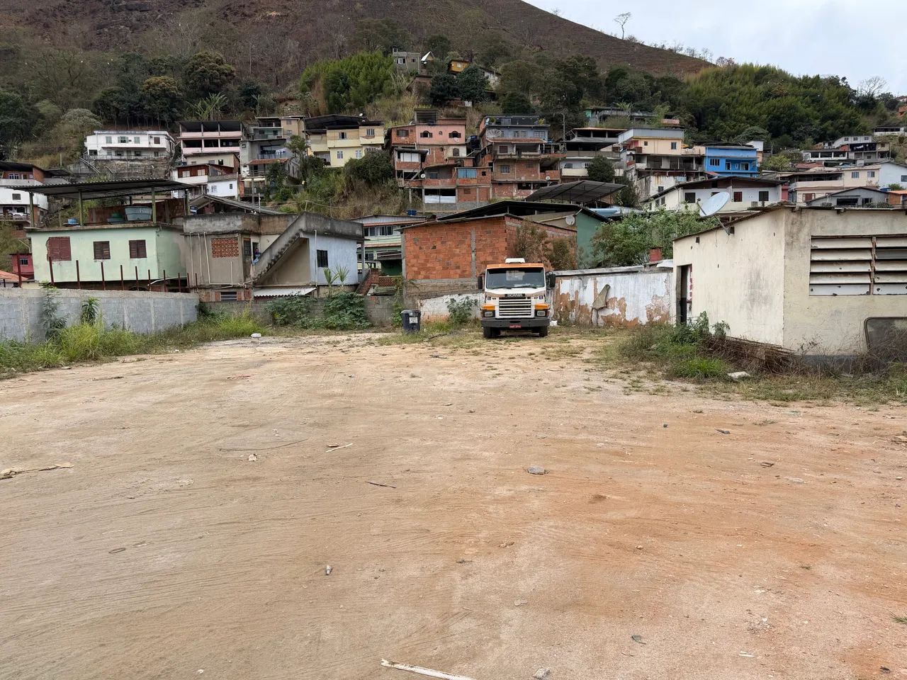 Alugo terreno comercial em Correas  - Foto 5