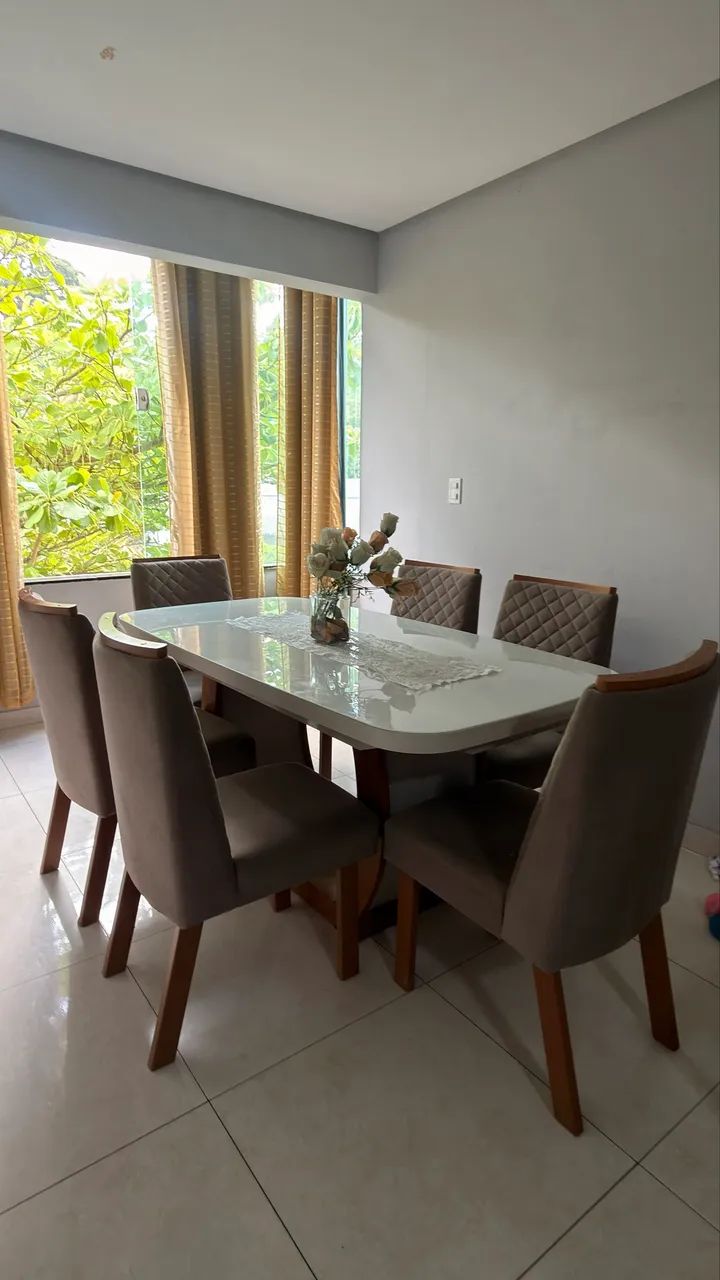 Vendo mesa muito conservada 