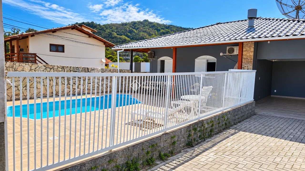 Casa com 4 quartos e 260m² à venda em Rio Tavares, Florianópolis. - Foto 2