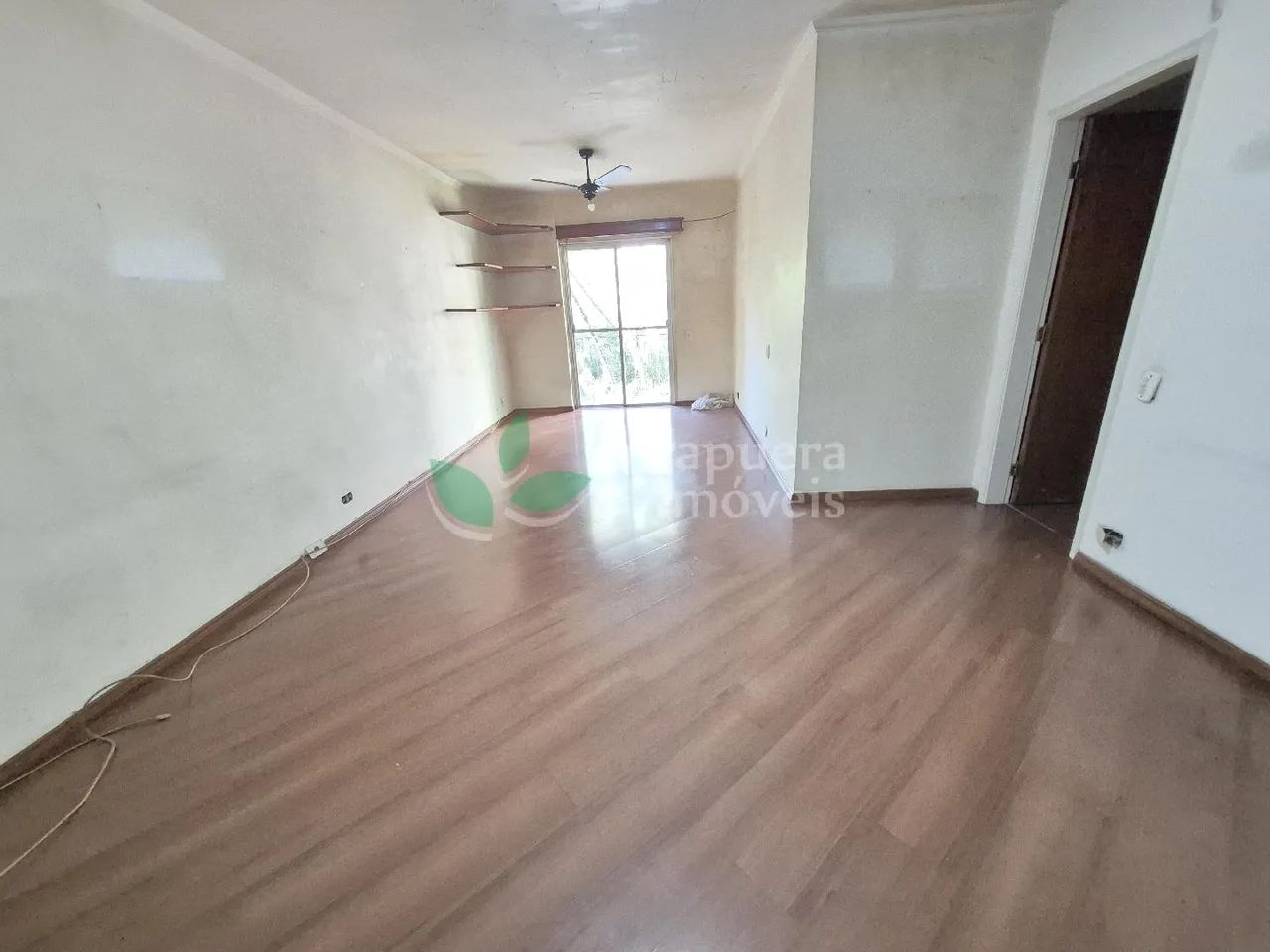 110 m², 3 quartos sendo 1 suíte e 2 vagas, fora de rota em Moema Pássaros.