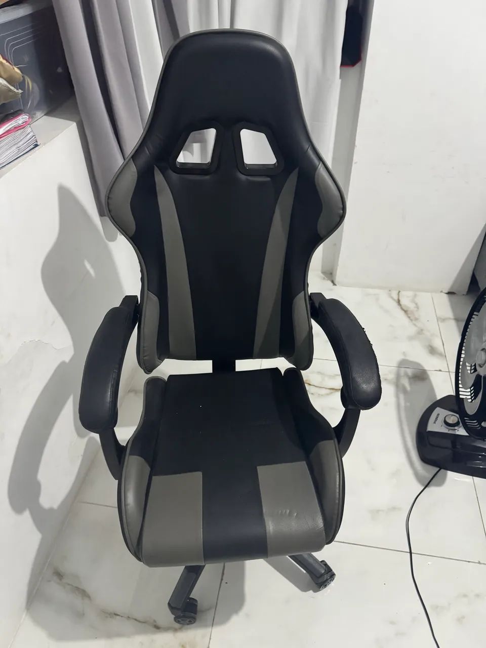 Semi-new gaming chair