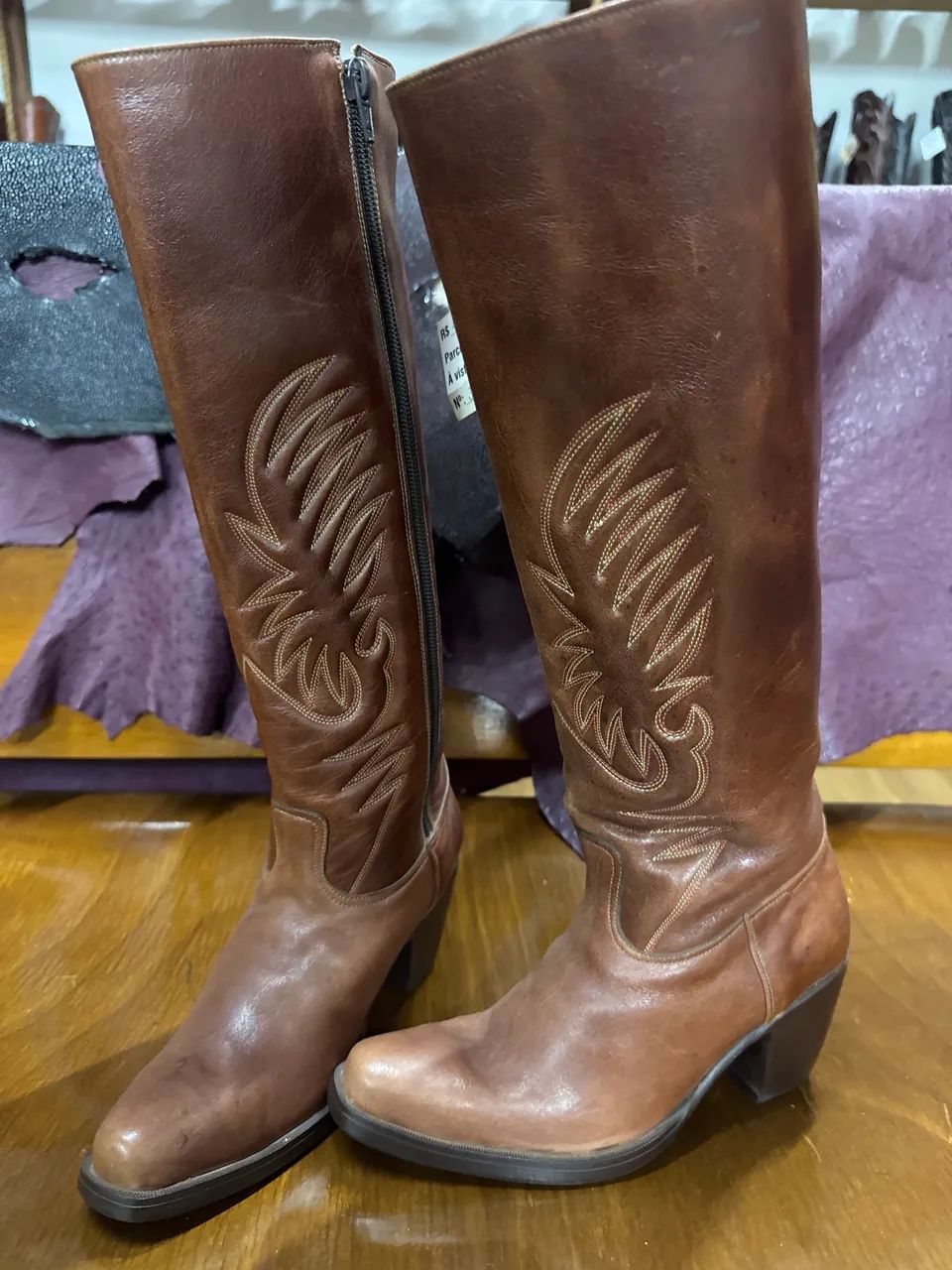 Botas couro Legítimo 