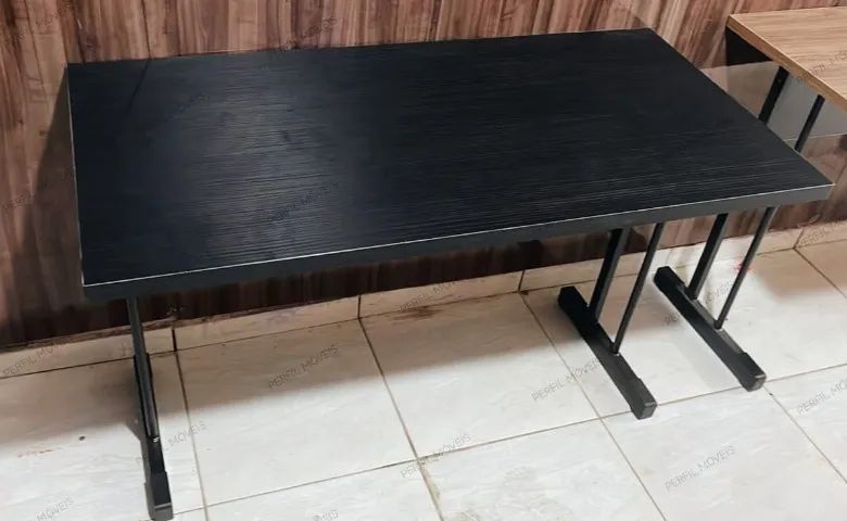 MESA RETA SEM GAVETA 150X60 ENTREGAMOS COM FRETE - Foto 2