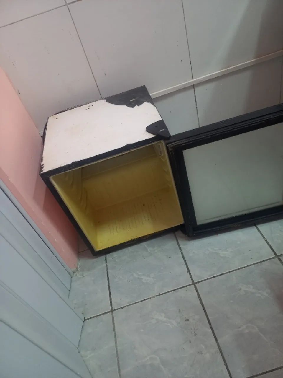 Frigobar 70l porta de vidro