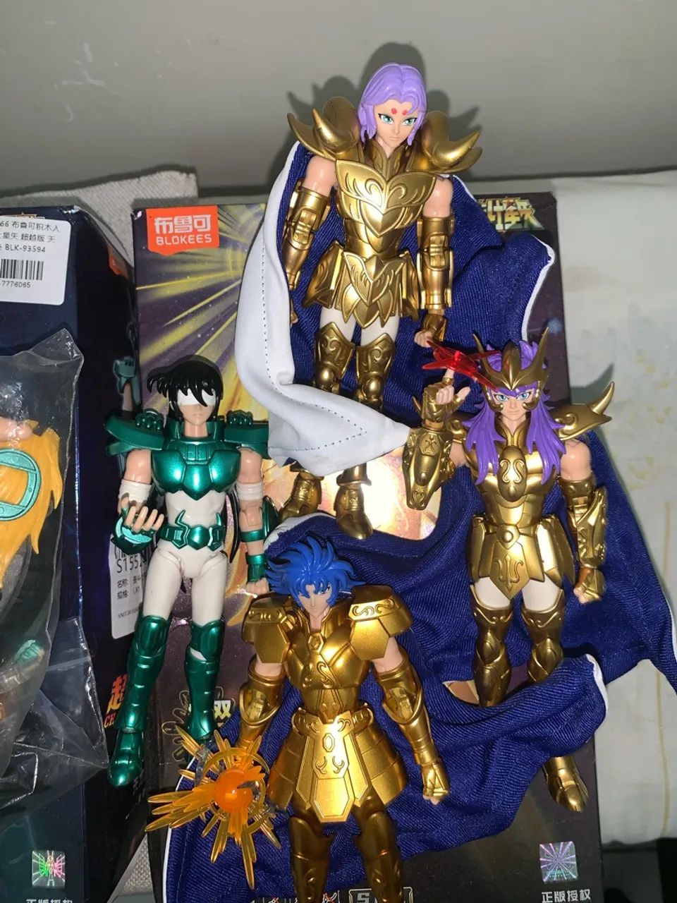 lote bonecos blokees saint seiya  - Foto 5