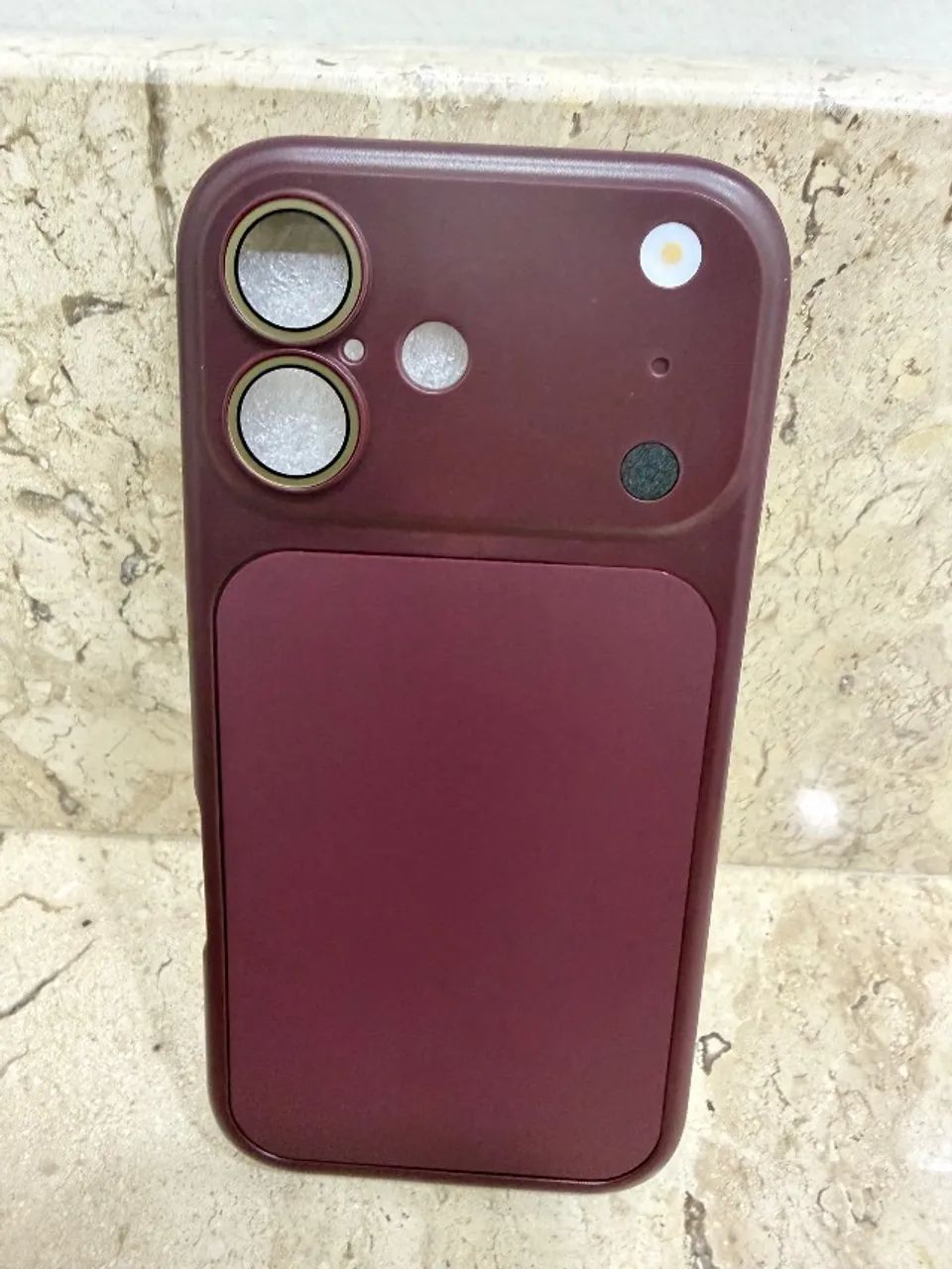 Capinha IPhone 17 vinho/bordo 