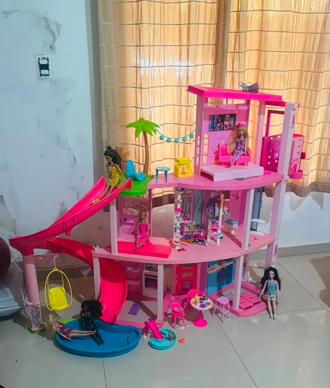CASA DA BARBIE COMPLETA E COM PISCINA