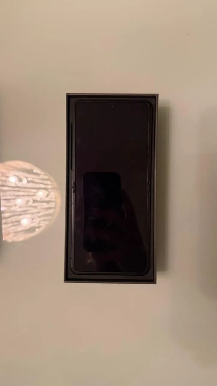 Z FLIP 8 - Foto 2