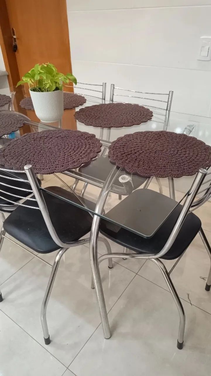 MESA COM 6 CADEIRAS USADA - Foto 4