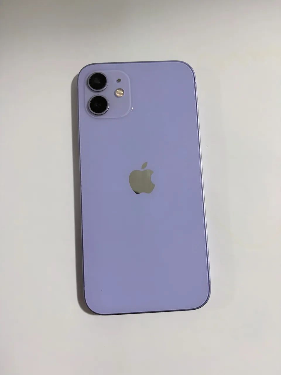 iPhone 12 64 GB Roxo usado 