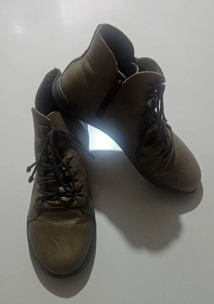 Bota Feminina Oggi couro - Foto 3