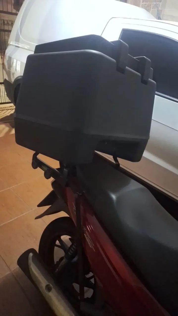 Baú 80 litros e Suporte