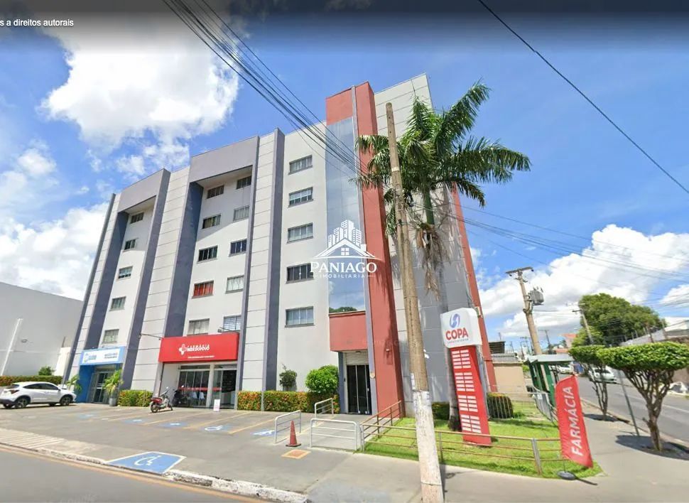 Sala Comercial Mobiliada à Venda no Edifício Copa Executive Center