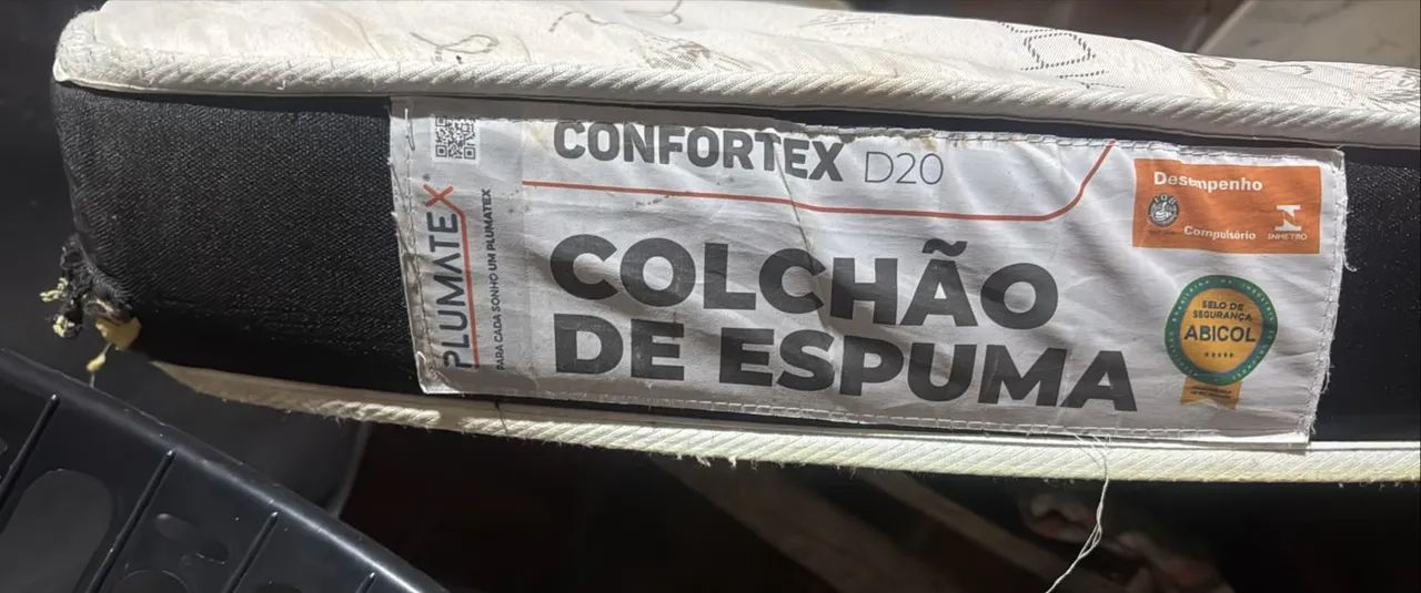 Cama de casal super conservada 