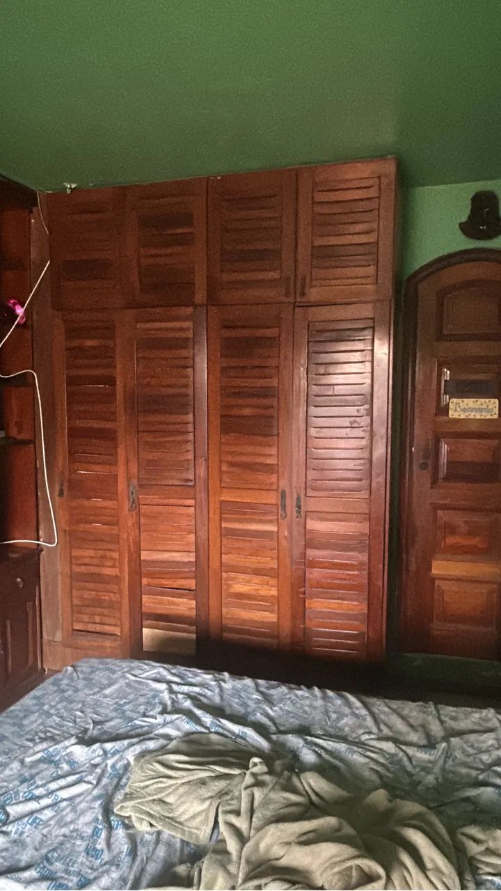 Armário de mogno