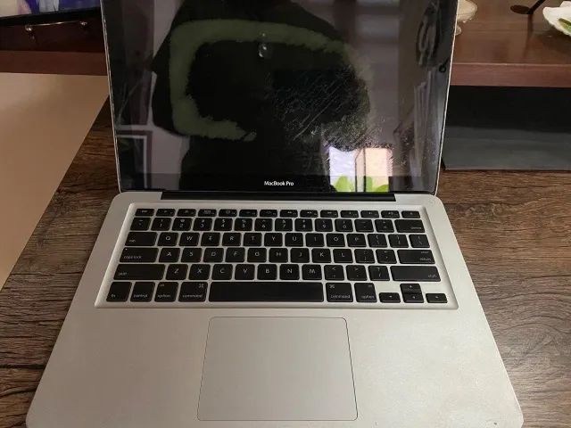 MacBook Pro 2010 de 500GB (Funcionando OK - Tela com falha