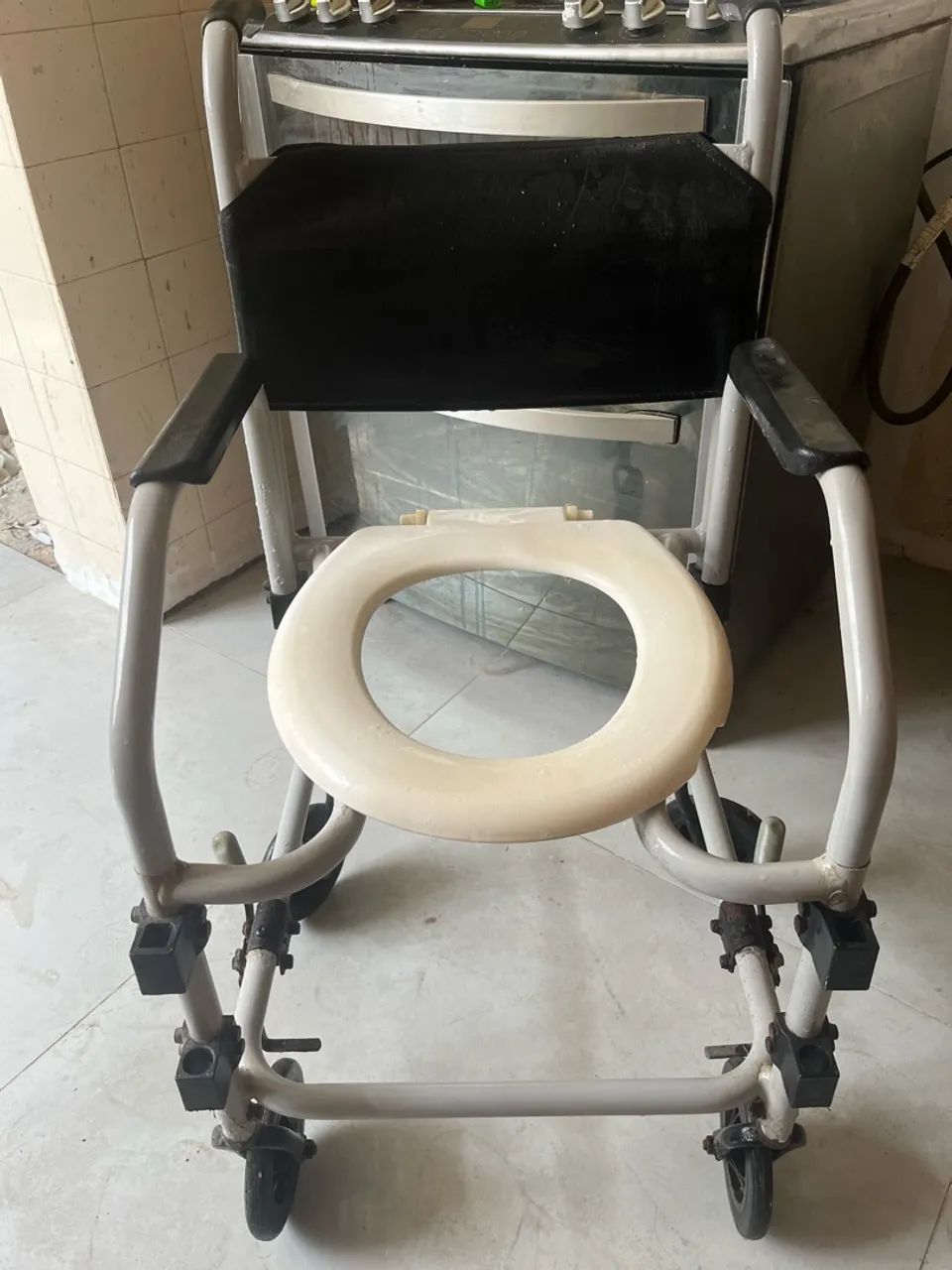 Cadeira higiênica  - Foto 3