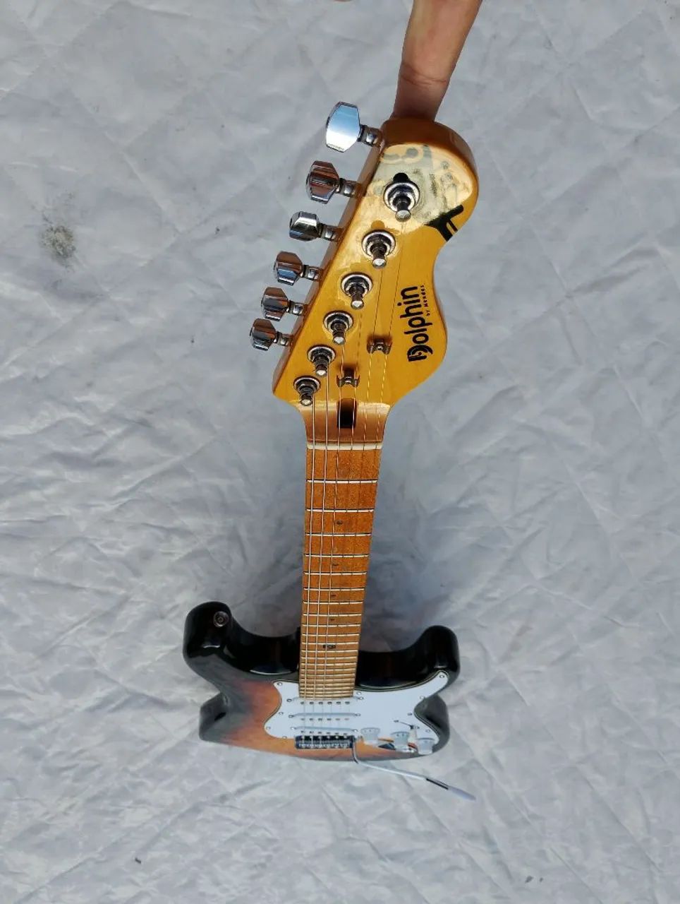 Guitarra Dolphin By Mendes - Foto 4