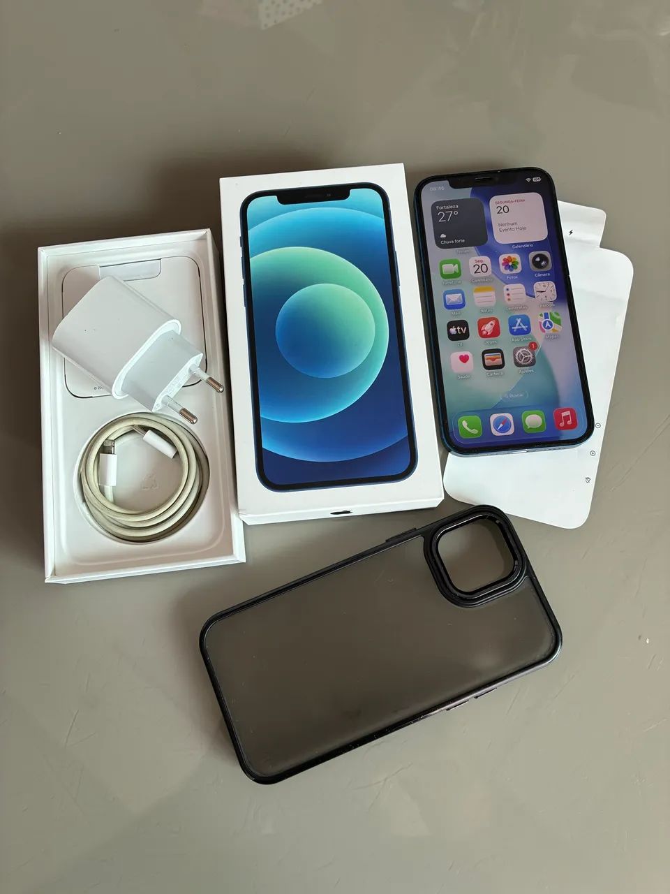 iPhone 12 azul 64GB - Celulares e Smartphones - Centro, Caucaia