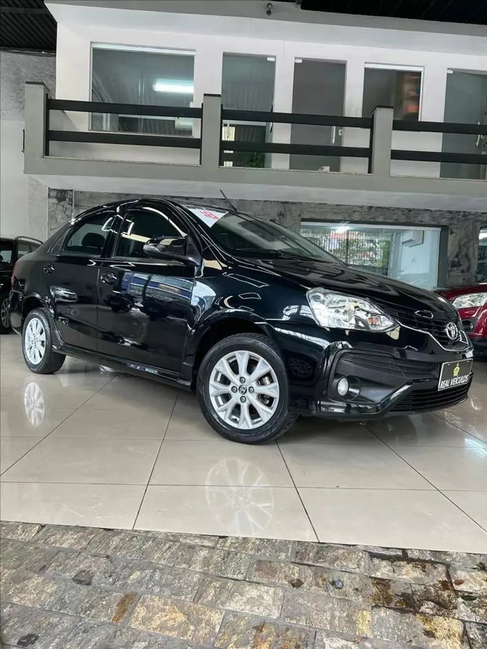 Toyota Etios Platinum 1.5 Flex 16V 4P Aut. 2018 - Foto 2