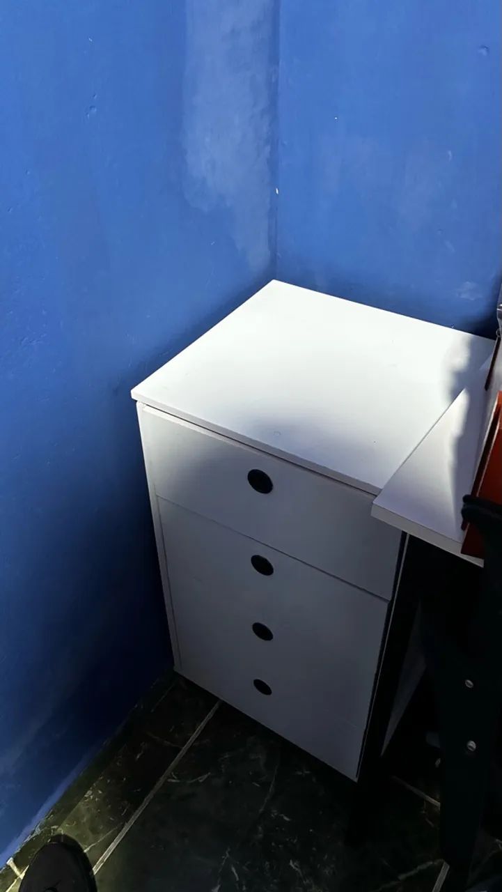 Mesa de cabeceira multiuso 4 gavetas  - Foto 2